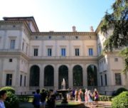 visita guidata a villa farnesina esterno